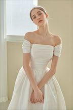 Elegant Vintage Off Shoulder Wedding Dress image 3