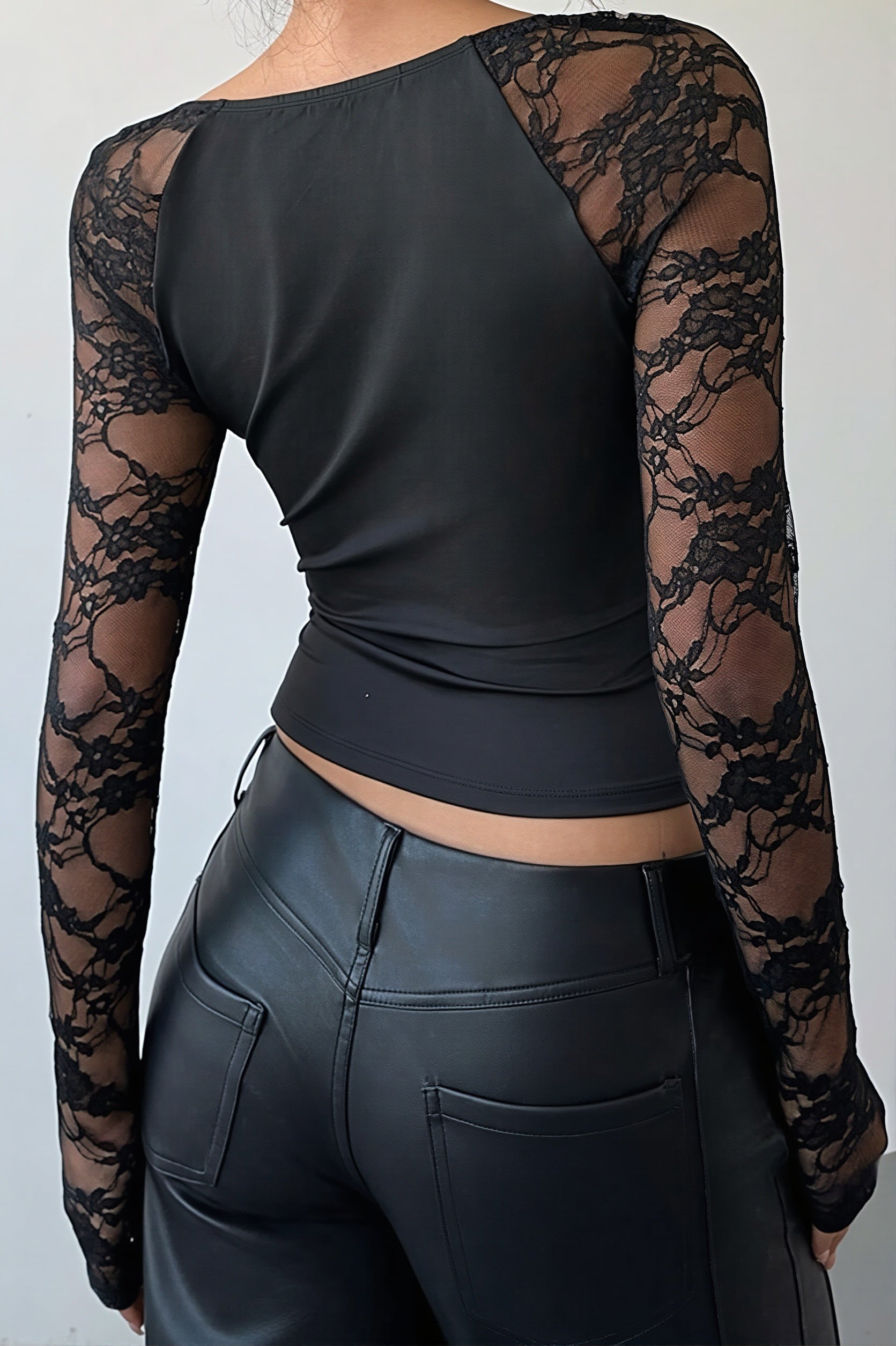 Elegant Cropped Lace Splicing Blouse image 4