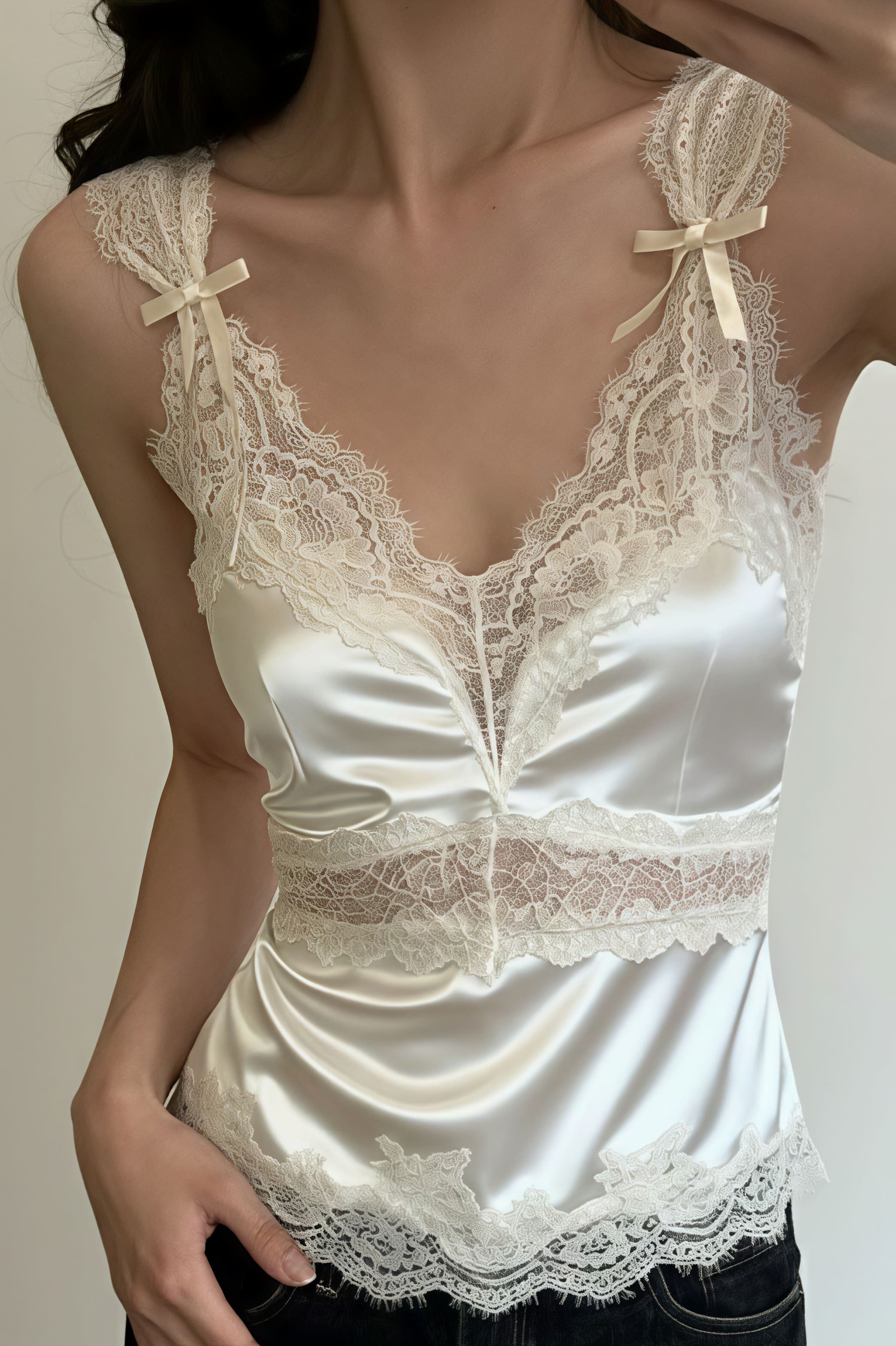 Bow Lace Patch V Neck Solid Tank Top image 3