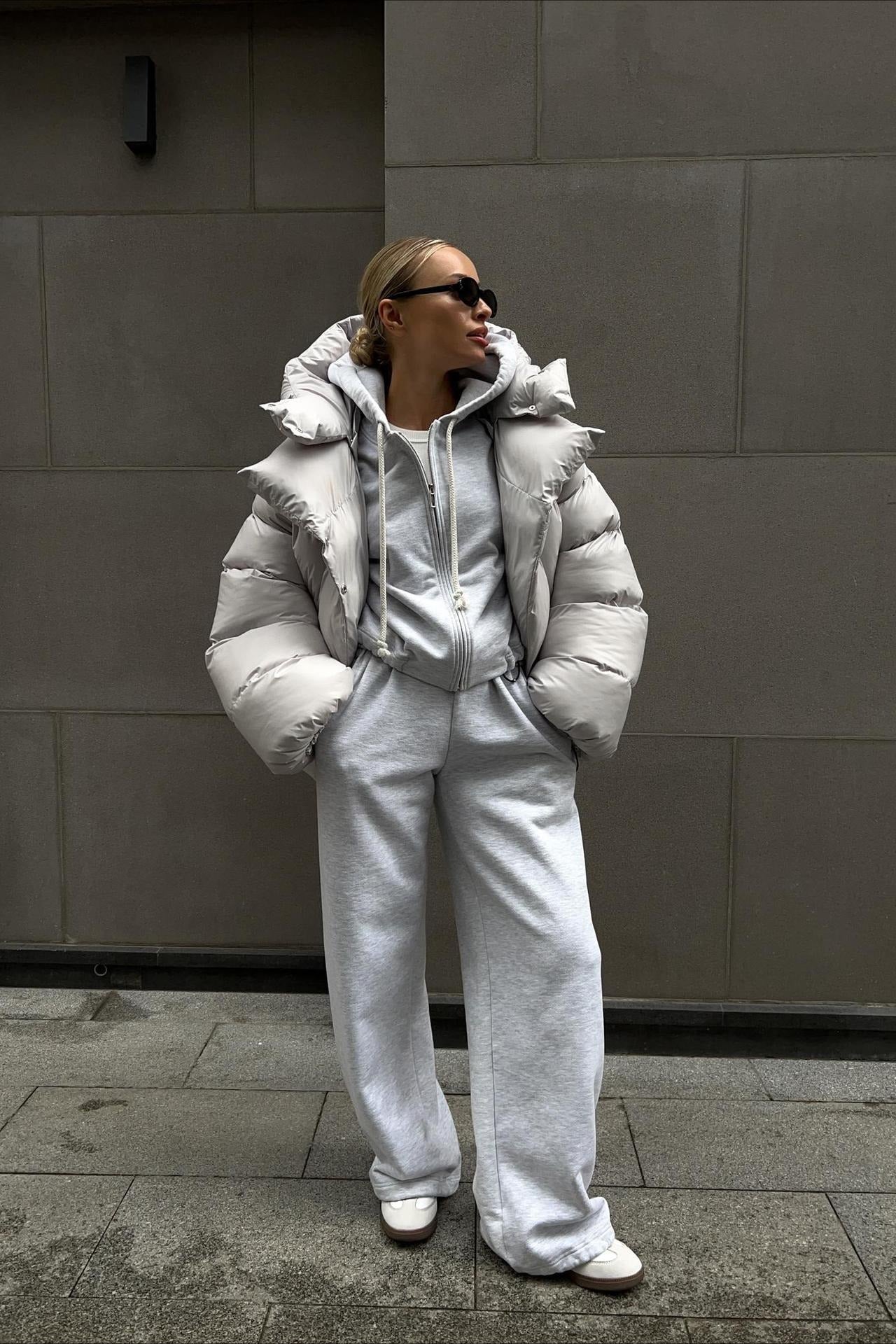 Short Hooded Puffer Jacket image 2