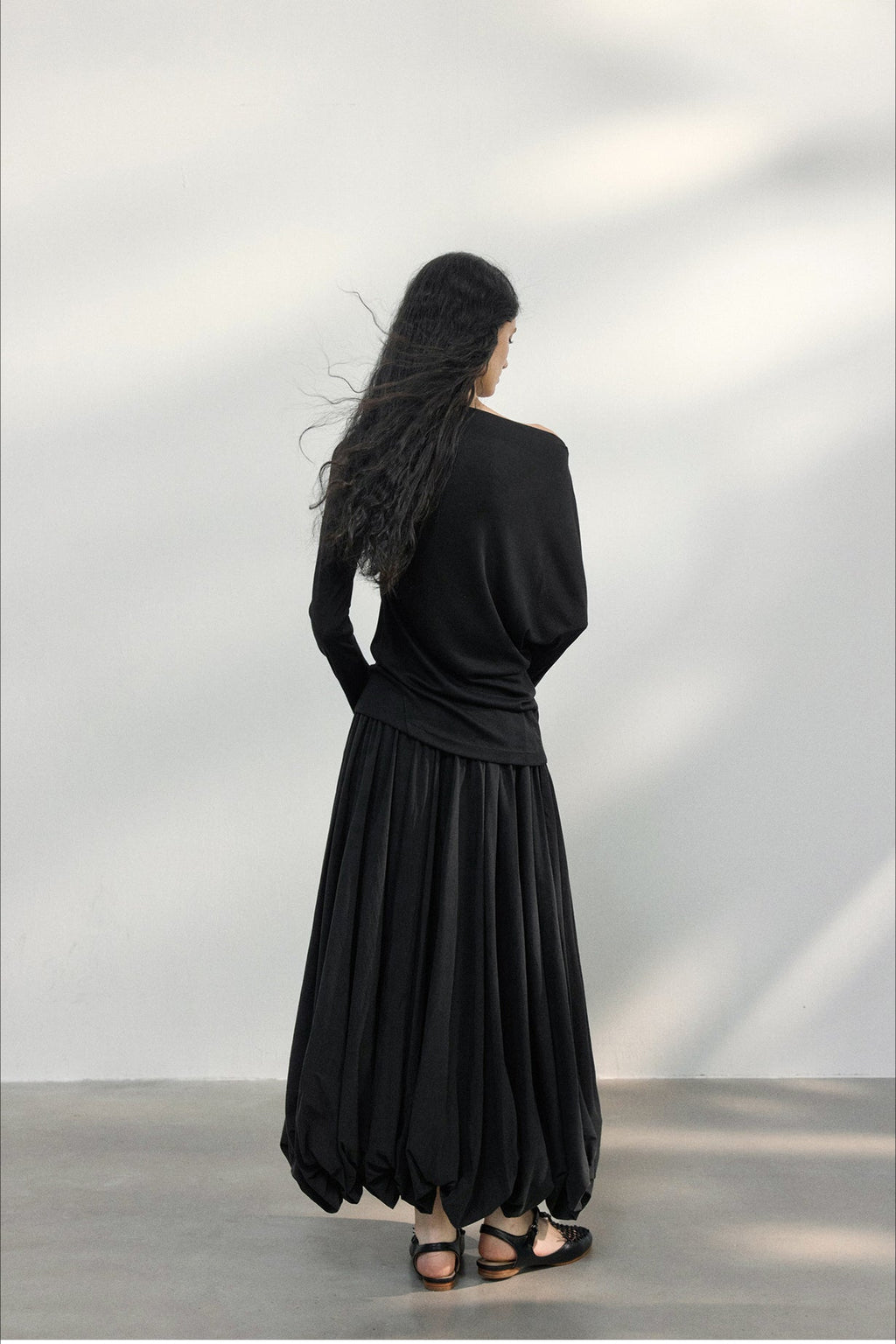Asymmetrical One-Shoulder Fitted Knit Sweater image 5