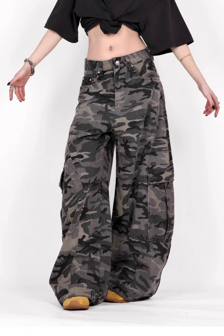 Vintage Camo Wide-Leg Cargo Pant image 1