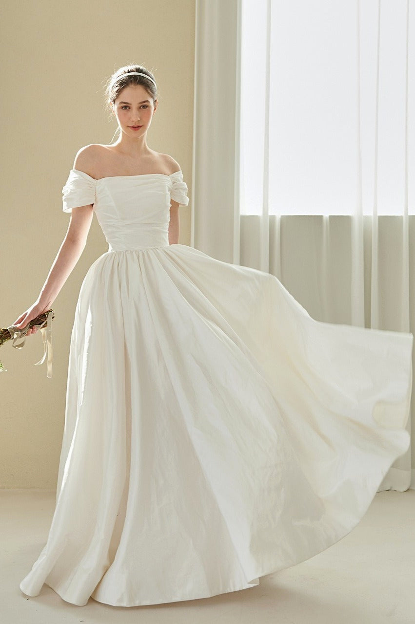 Elegant Vintage Off Shoulder Wedding Dress image 5