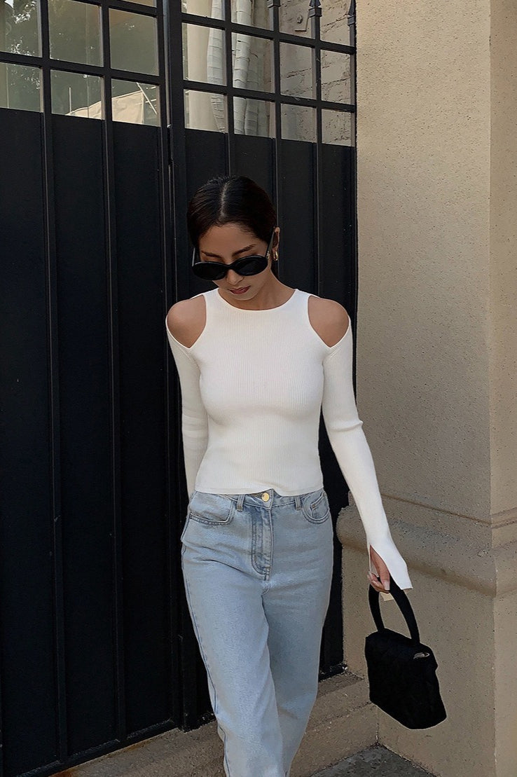 Retro Crew Neck Off-Shoulder Split-Cuff Slim Knit Top image 4