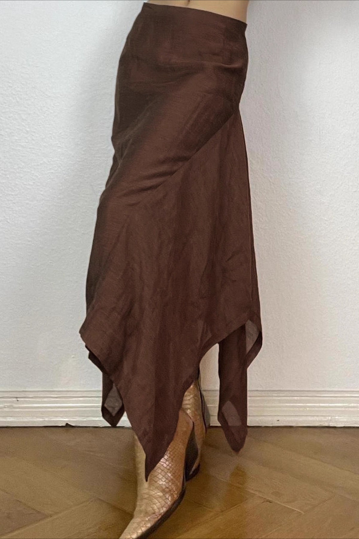 Solid Color Irregular Hem Maxi Skirt image 2