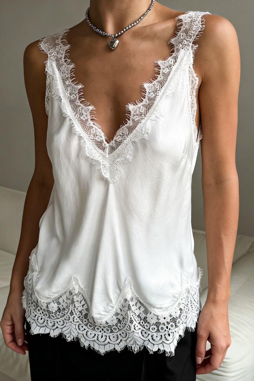 Solid V Neck Lace Trim Tank Top image 1