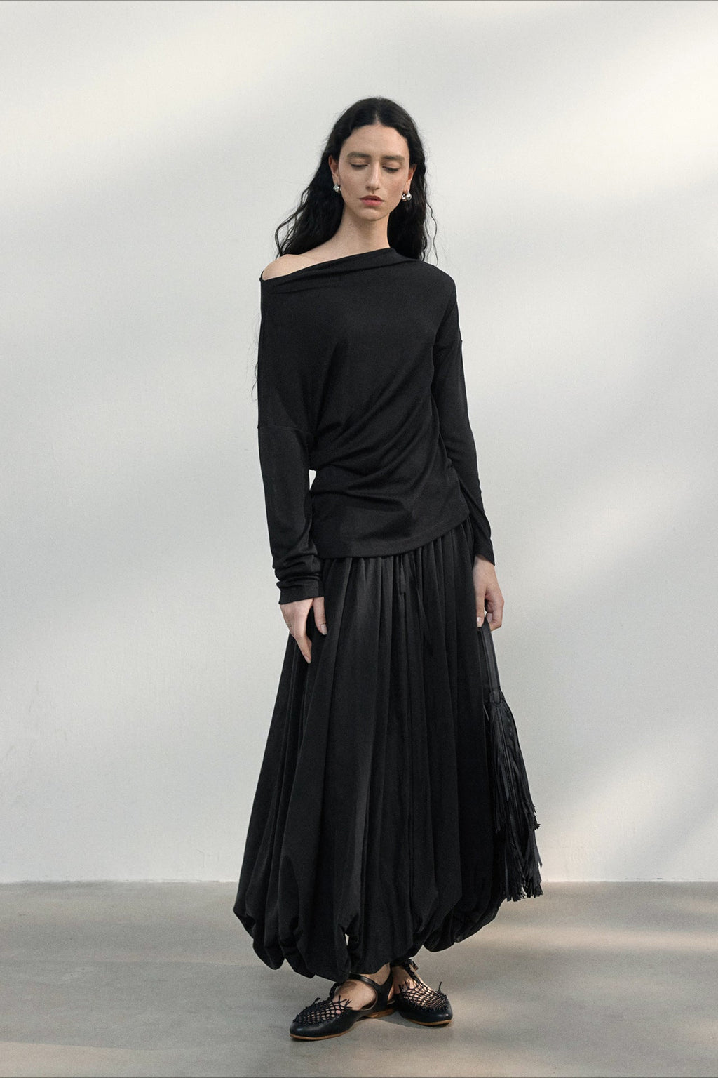 Asymmetrical One-Shoulder Fitted Knit Sweater image 3