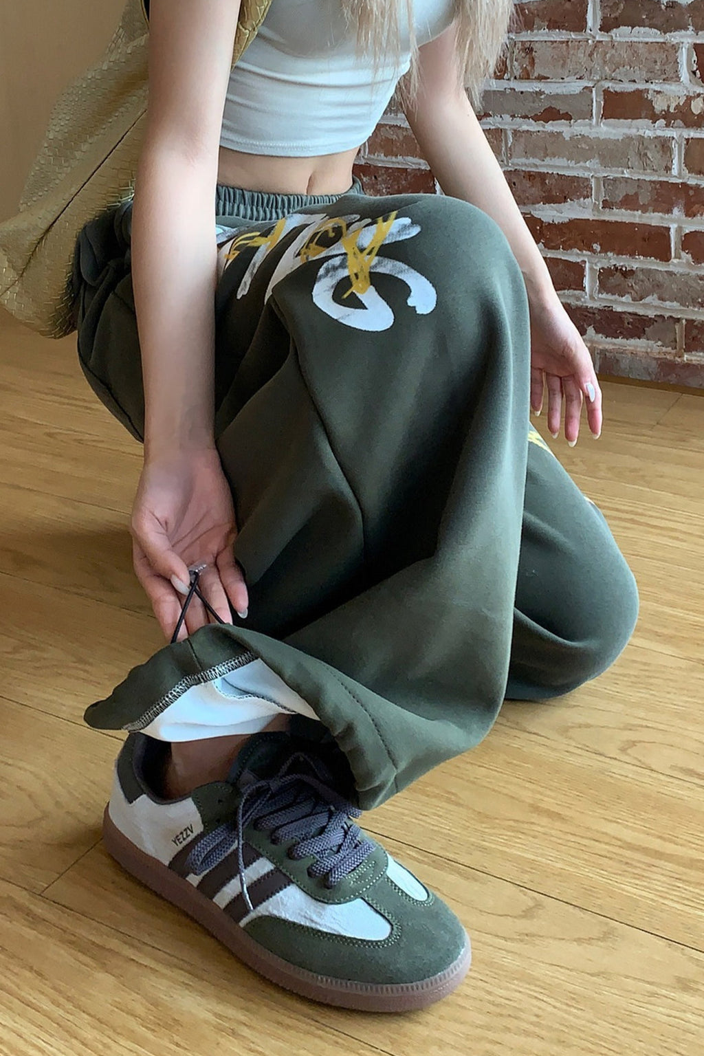 Retro High Waist Drawcord Graphic Sweat Pants image 3