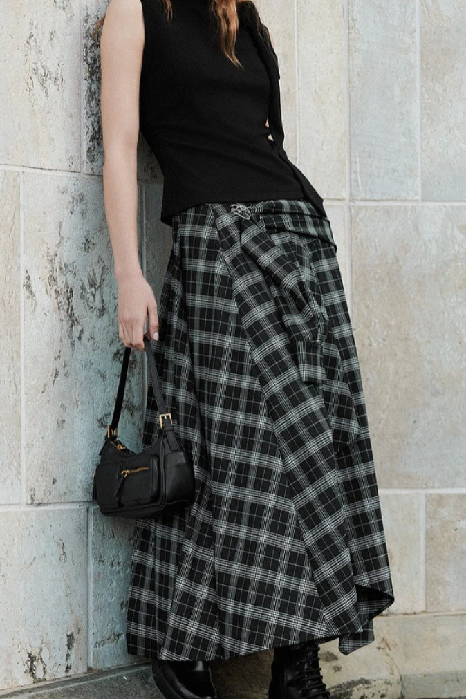 Asymmetrical Black White Plaid Slim-Fit Skirt image 1