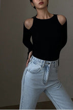 Retro Crew Neck Off-Shoulder Split-Cuff Slim Knit Top image 9