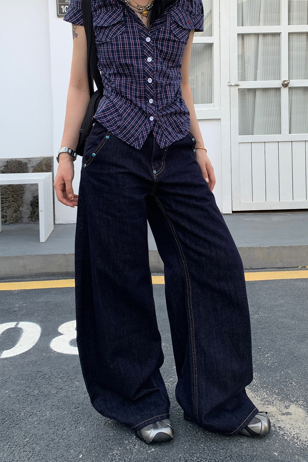 Retro Solid Diamond Accent Wide Leg Jeans image 2