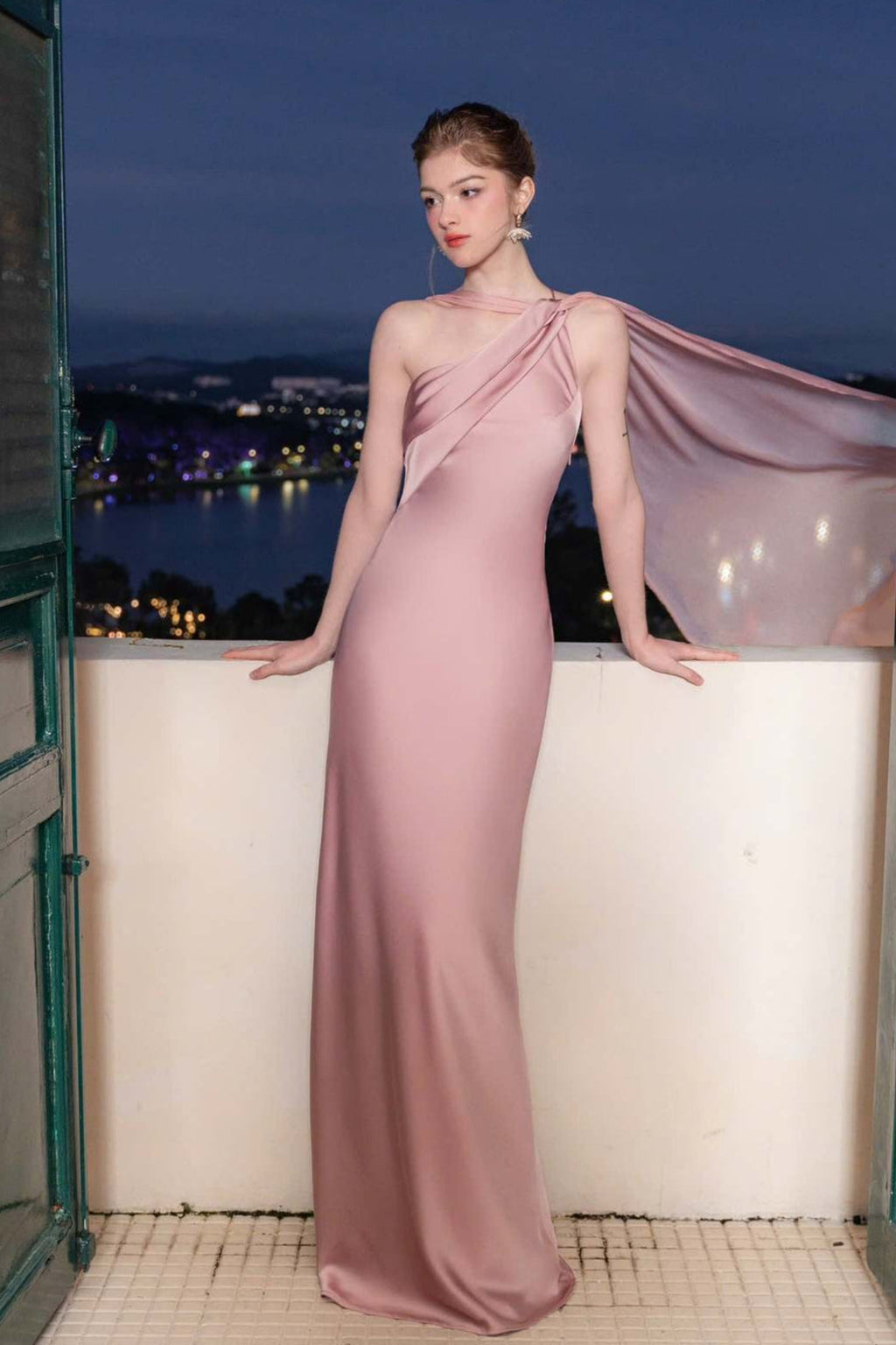 Satin Mermaid Slim Fit Elegant One Shoulder Solid Color Prom Dress image 1