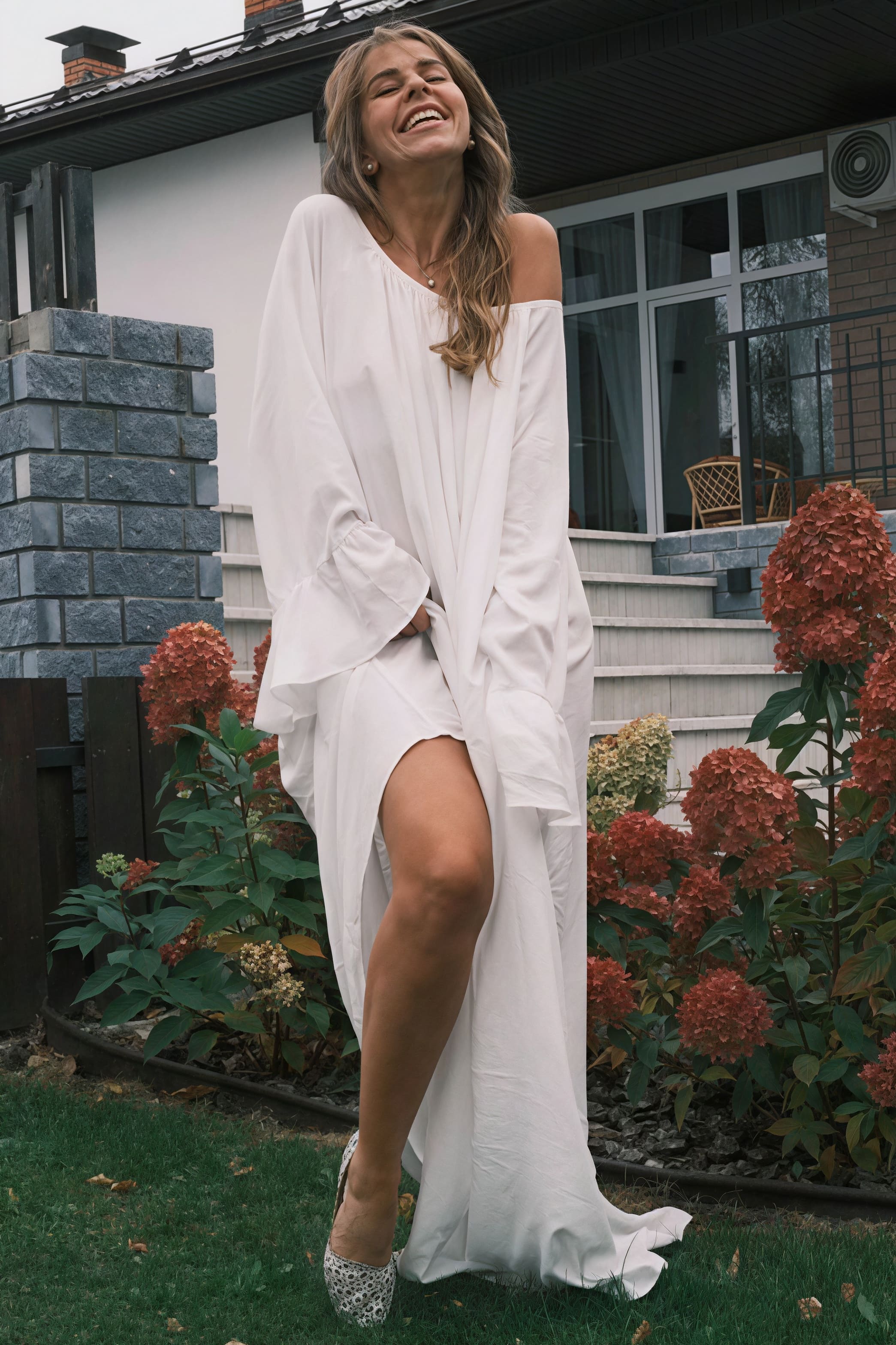Solid Loose Slouchy Flared Hem Maxi Dress image 2