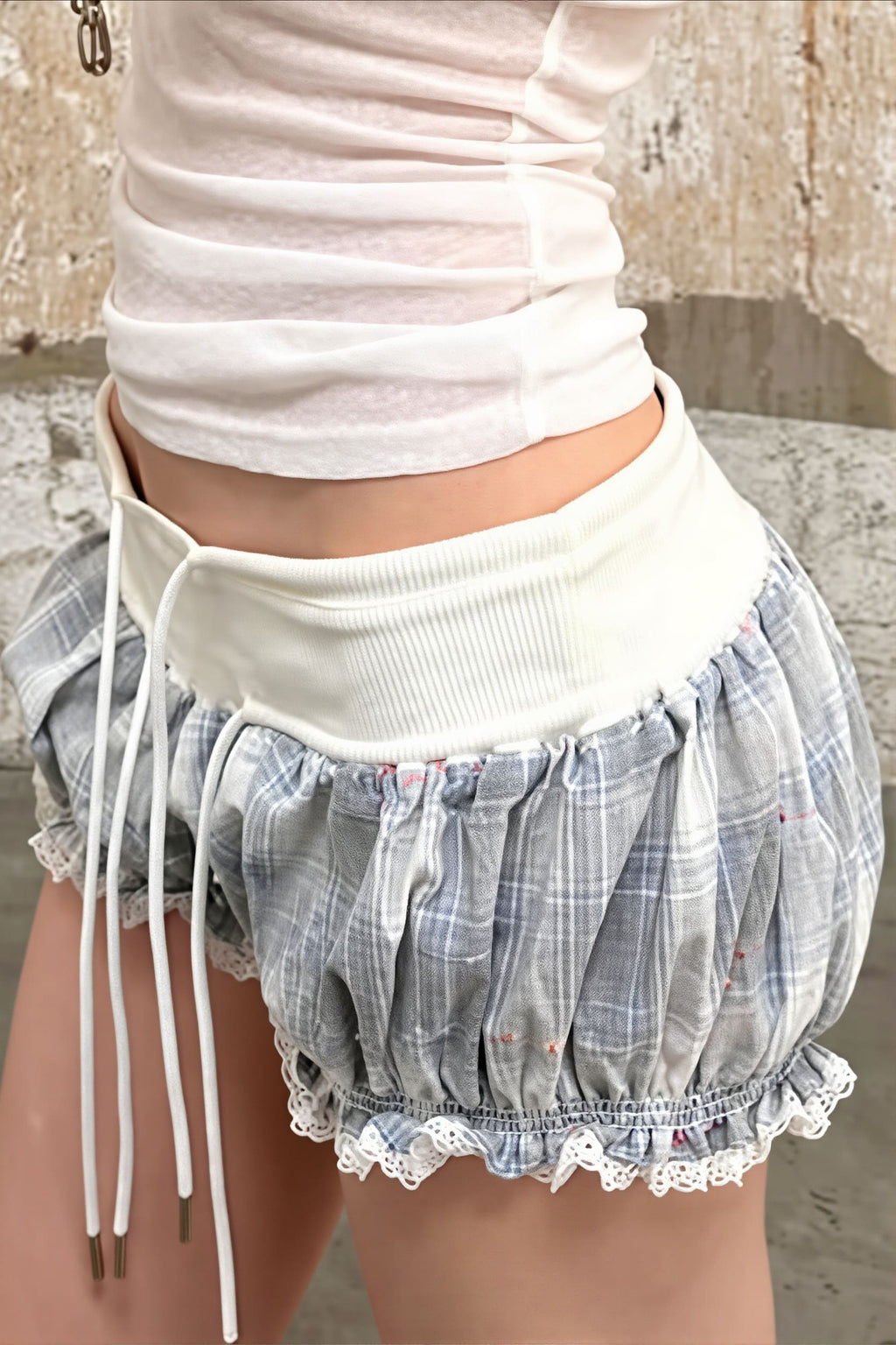 Low Waist Tie Plaid Print Tulip Shorts image 7