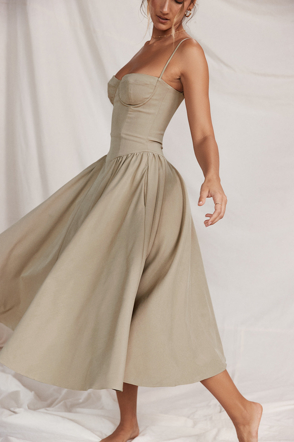 Elegant Vintage Cami Bodycon Midi Dress image 8