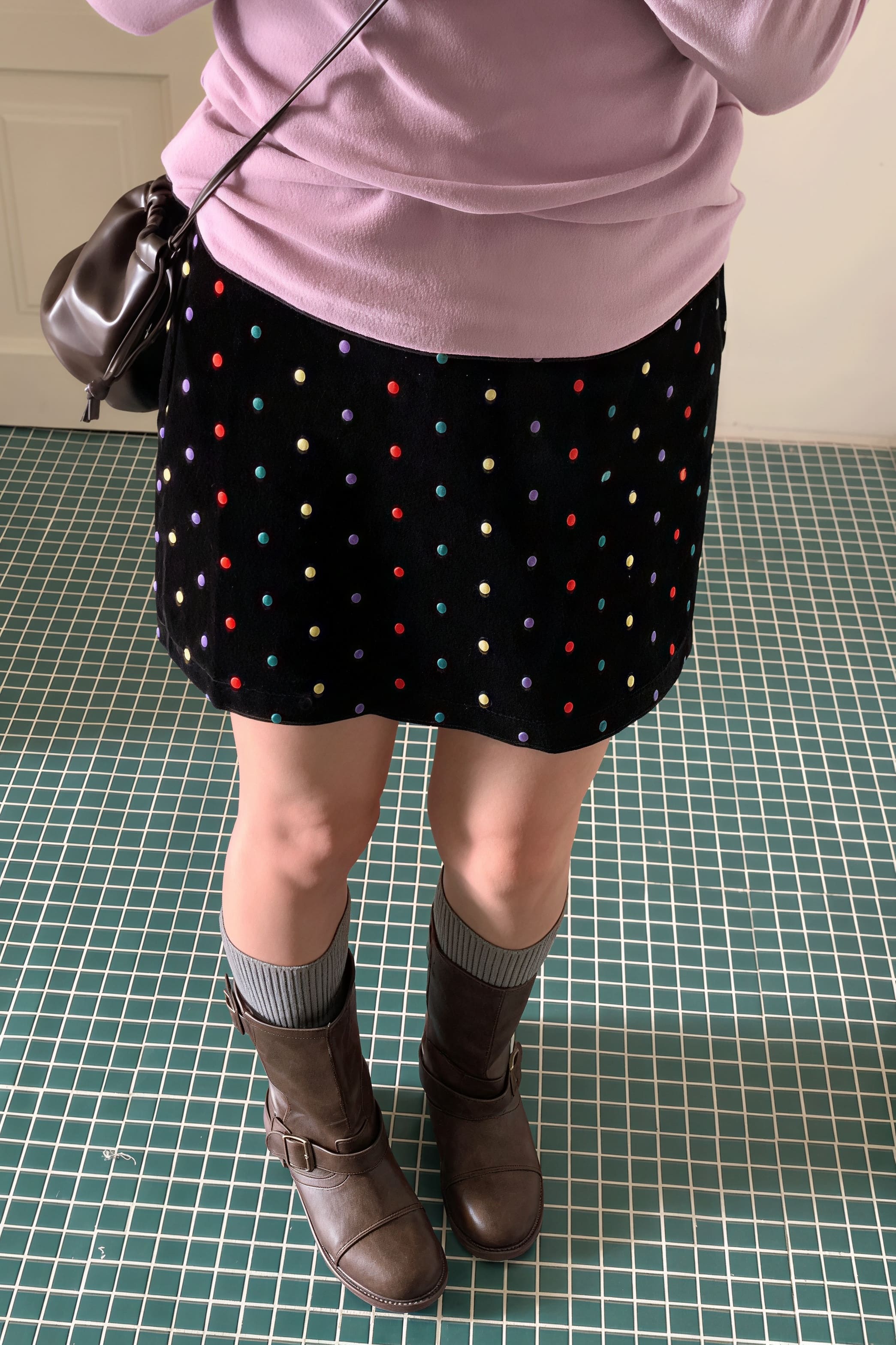 Fashionable Embroidered Polka Dot Velvet Skirt image 1