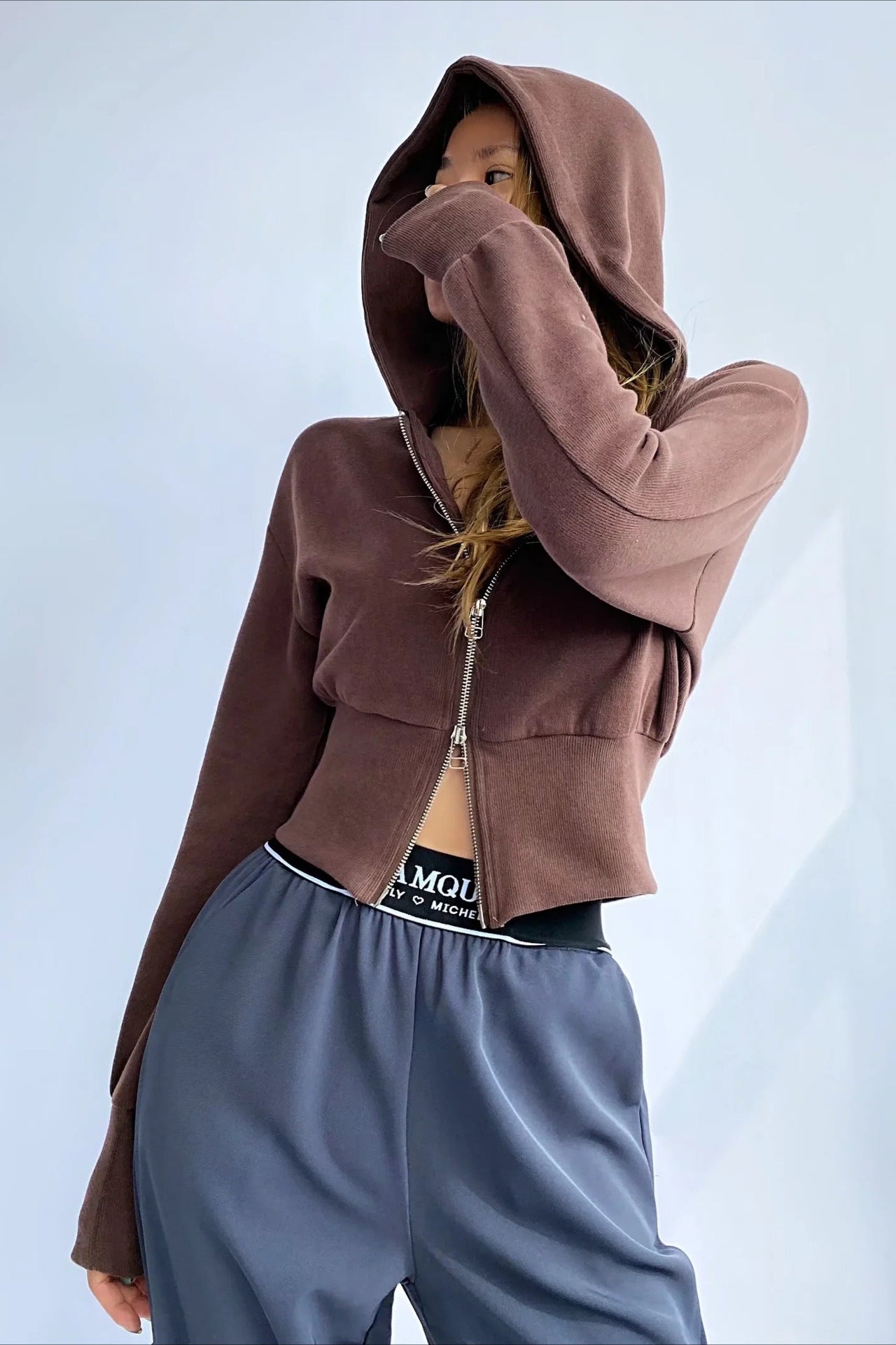 Solid Dual Zipper Slim Cropped Hoodie image 2