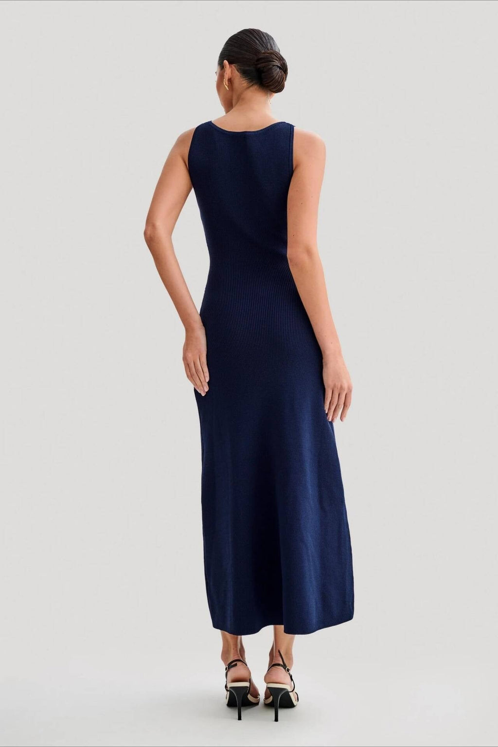 Sleeveless Round Neck Knit Sweater Dress image 5