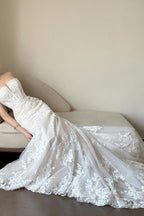Lace Strapless Mermaid Train Wedding Dress image 4