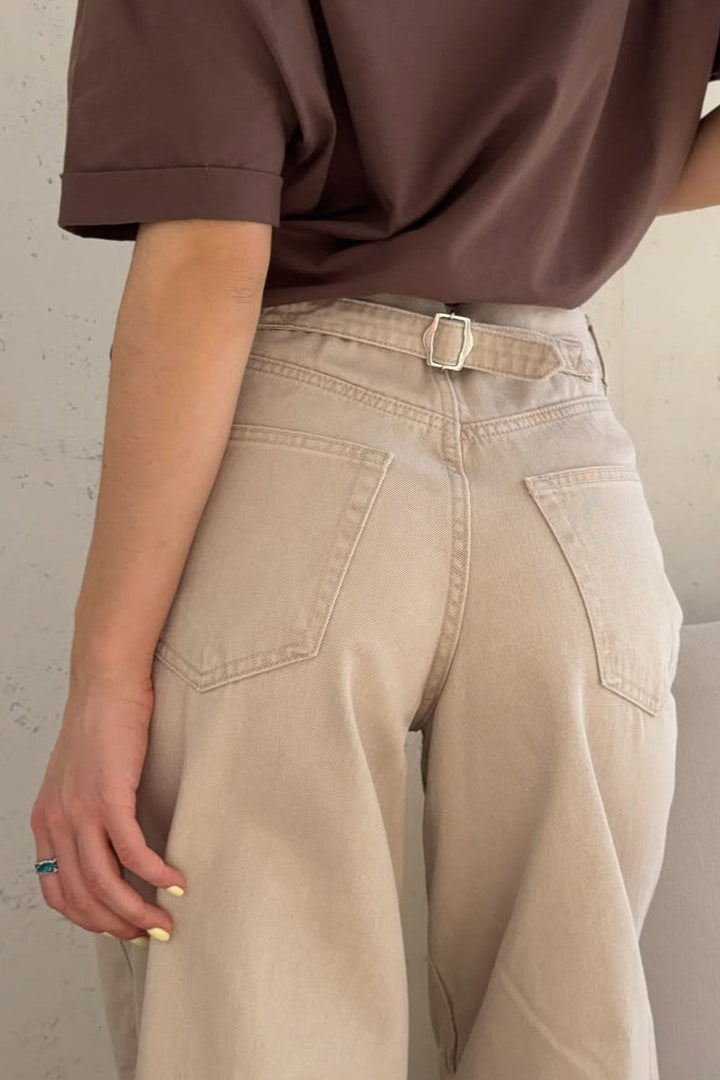 Vintage High-Waist Straight-Leg Jeans image 2