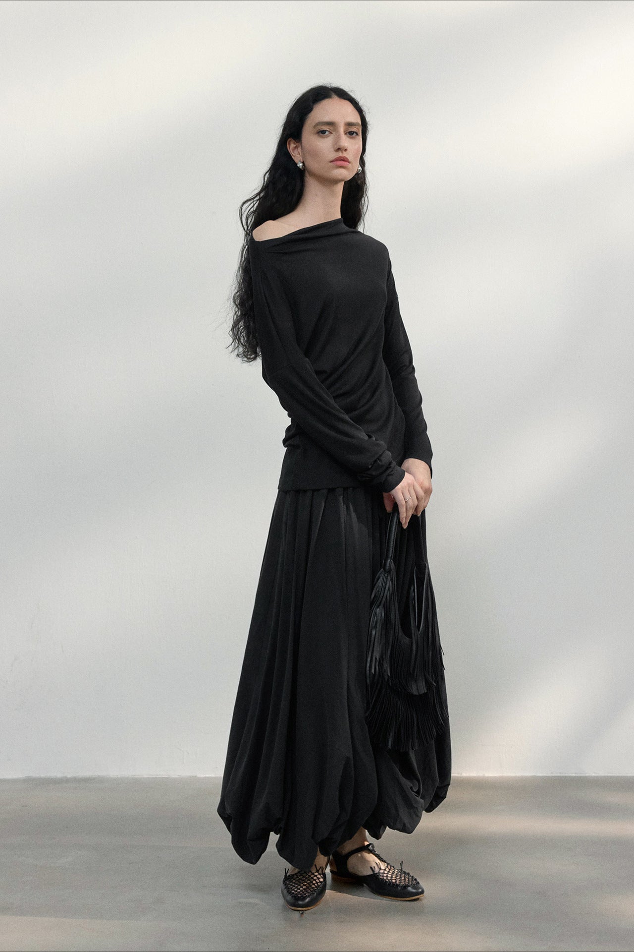 Asymmetrical One-Shoulder Fitted Knit Sweater image 4
