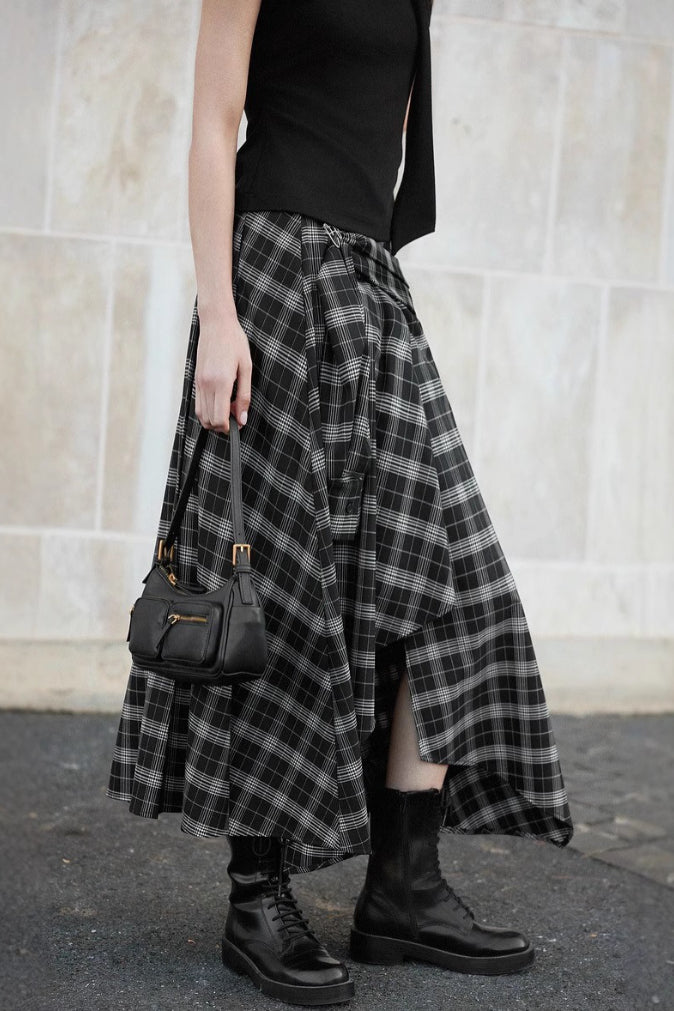 Asymmetrical Black White Plaid Slim-Fit Skirt image 4