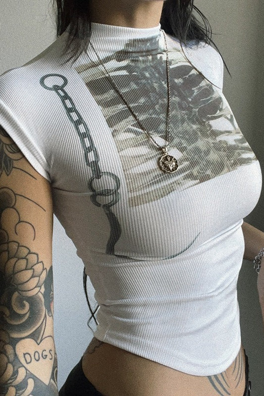 Graffiti Printed Cropped Slim T-shirt image 4