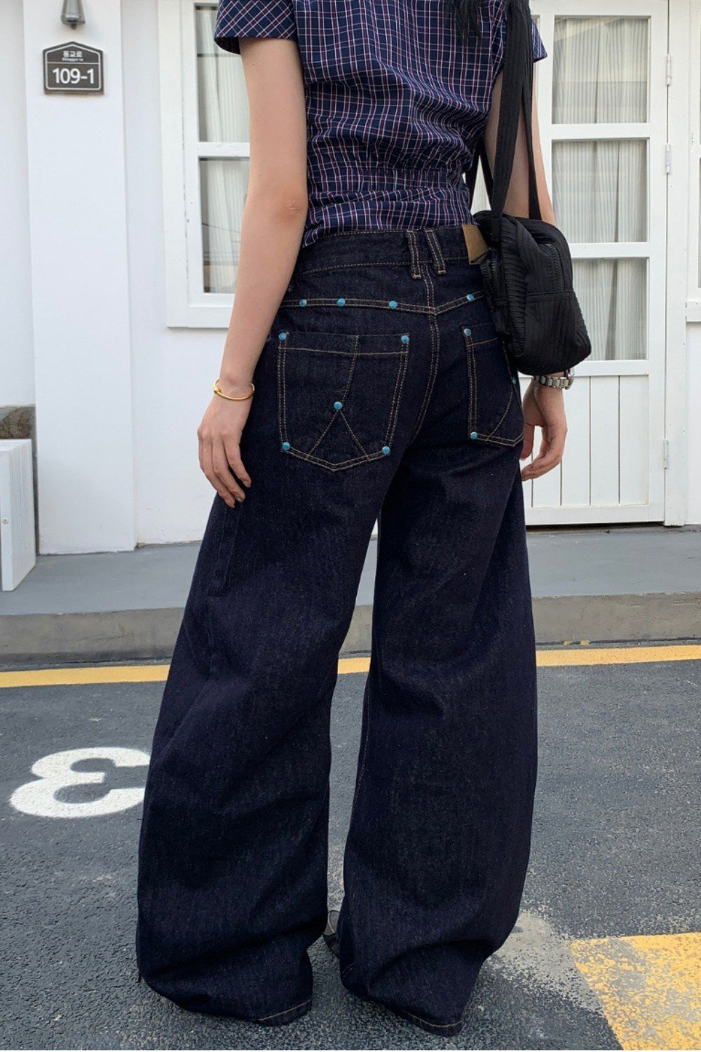 Retro Solid Diamond Accent Wide Leg Jeans image 3