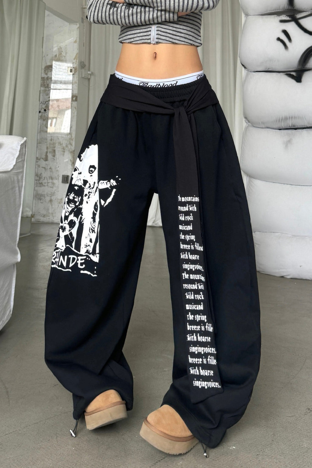 Street Style Graphic Letter Ribbon Curved Sweat Pants image 7