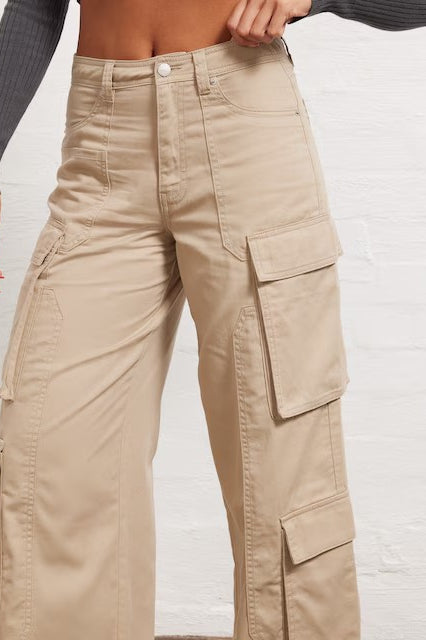 Vintage American High-Waisted Straight Leg Cargo Pant image 2