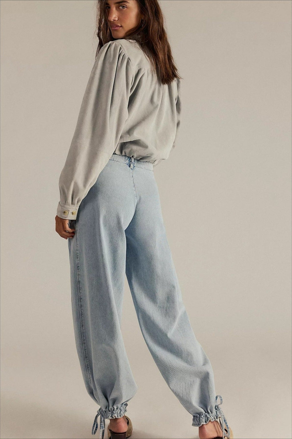 Ruched Mid Rise Wide Leg Jeans image 7