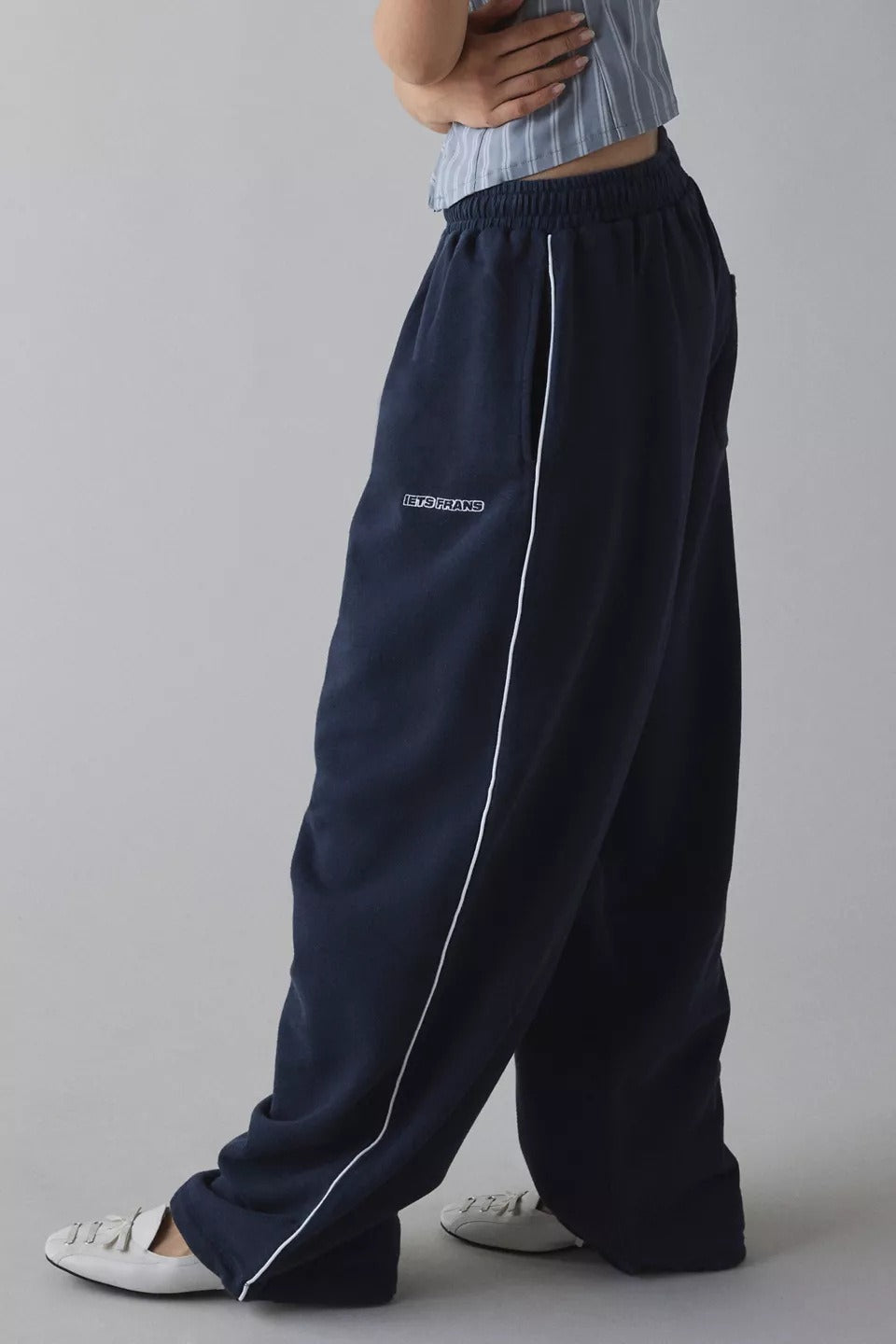 Elastic Waist Loose Fit Casual Pants image 9