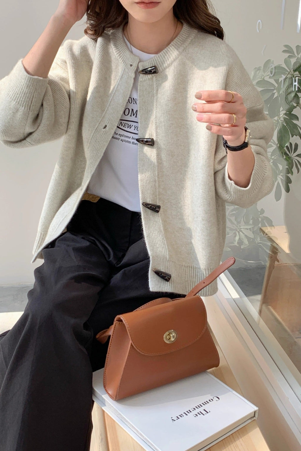 Retro Toggle-Button Loose Short Knit Cardigan image 14