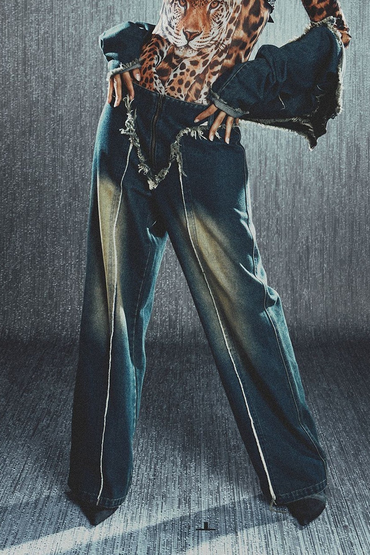 Low Rise Frayed Hem Straight Leg Jeans image 1