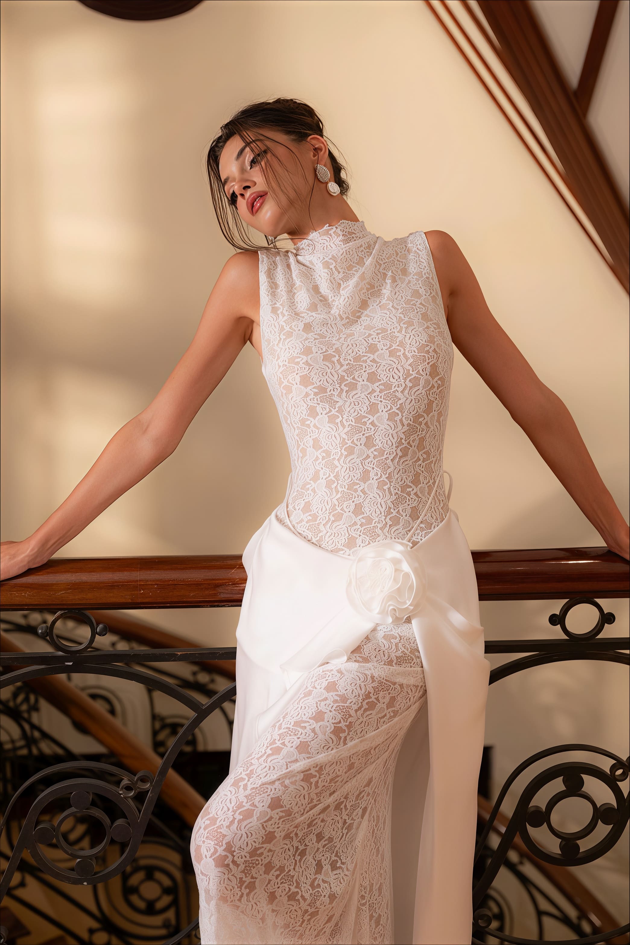 Sleeveless High Neck Flower Lace Patchwork Reception Dress image 5