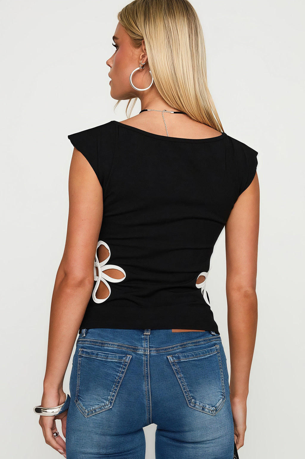 Design Floral Hollow Casual T-shirt image 3
