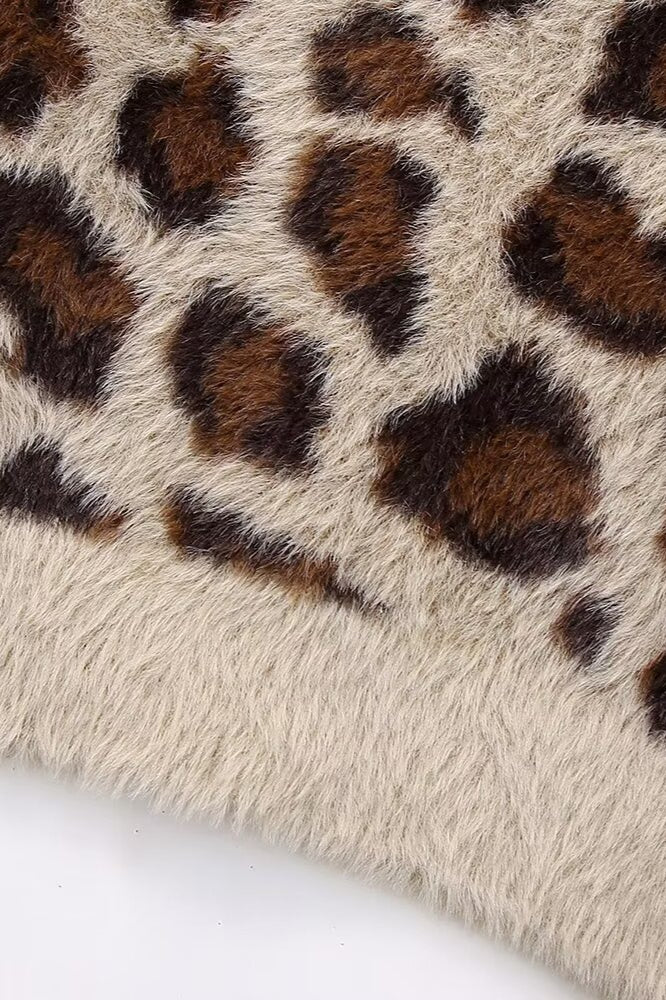 Button Detail Round Neck Knit Top image 3