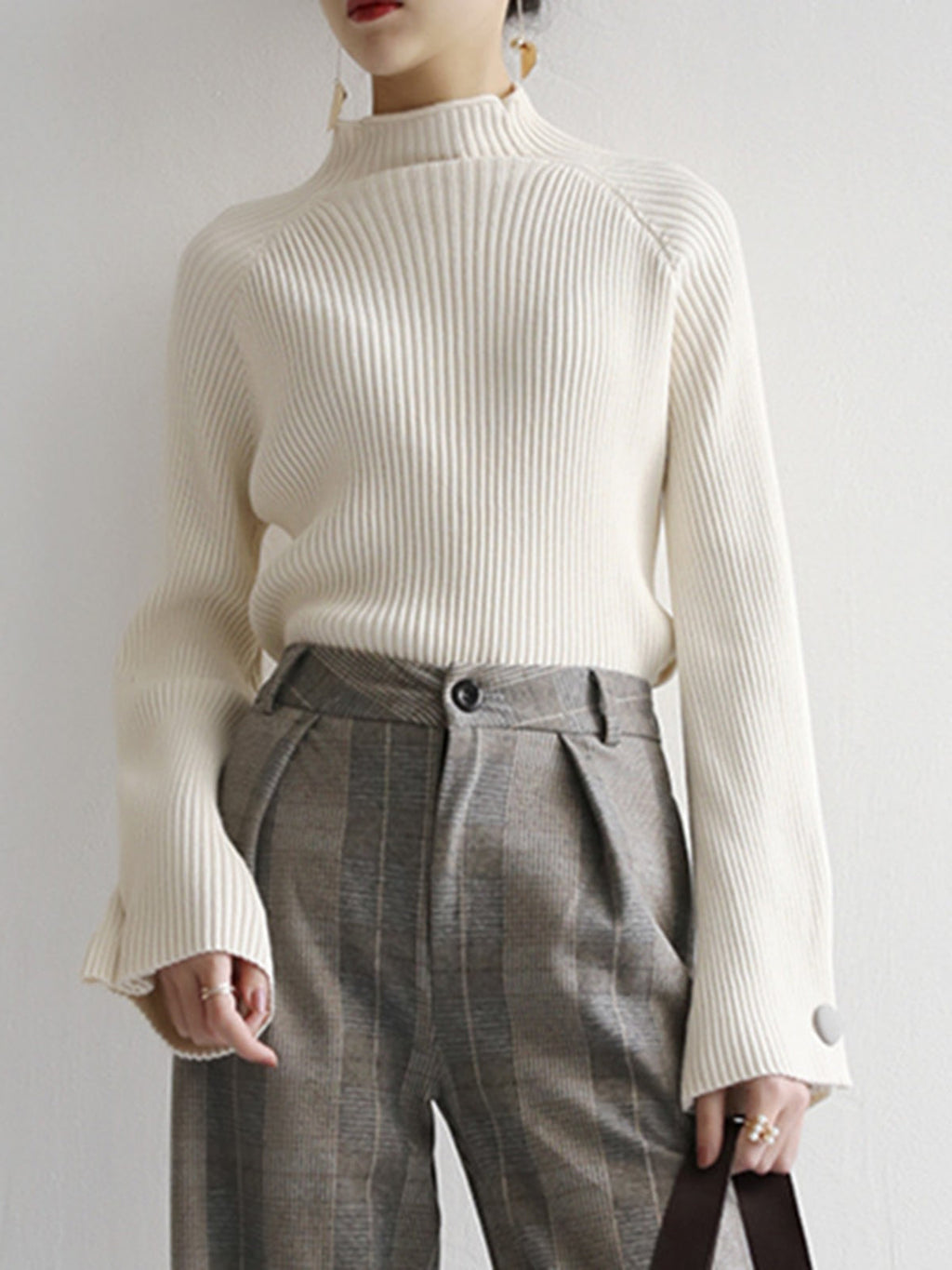 Minimalist Plain Ribbed Sweater image 4