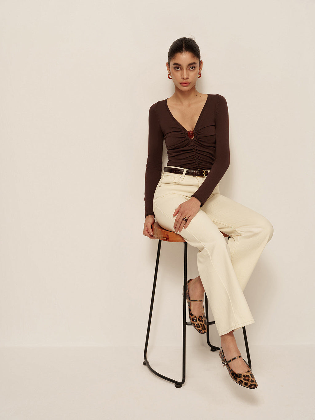 V-Neck Cutout Pleated Slim Knit Top image 2