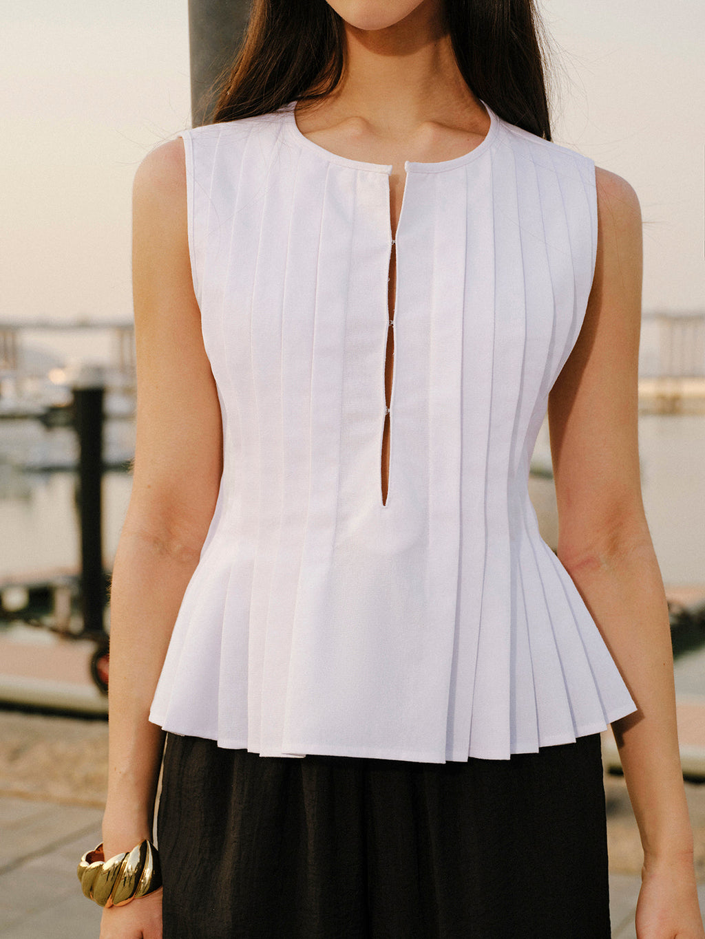 Cotton & Linen Pleated Back Tie Top image 4