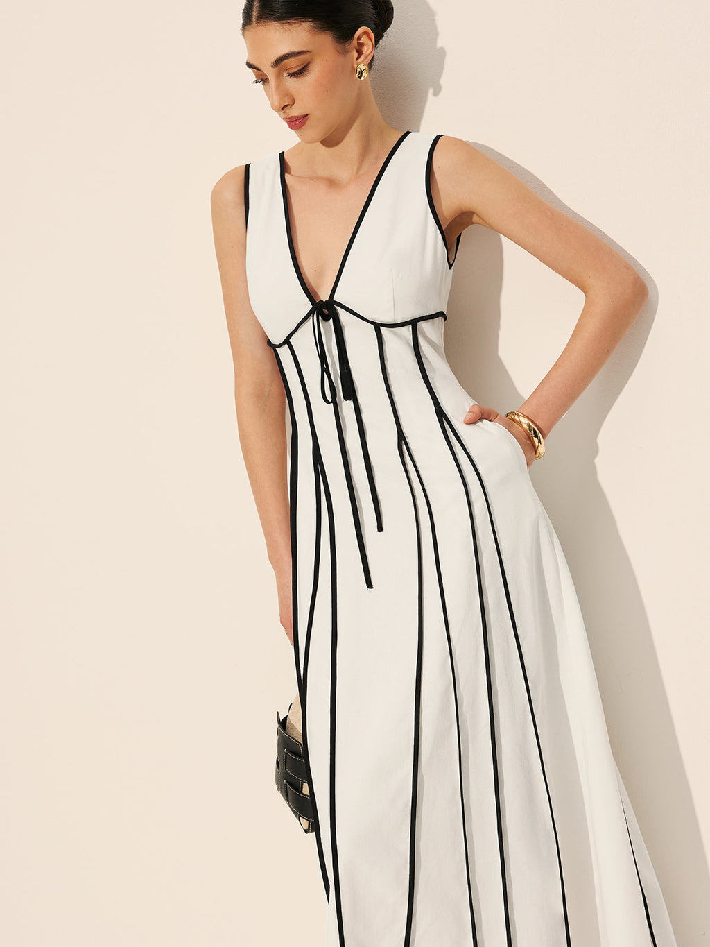 Contrast Trim Dress With Pockets image 3