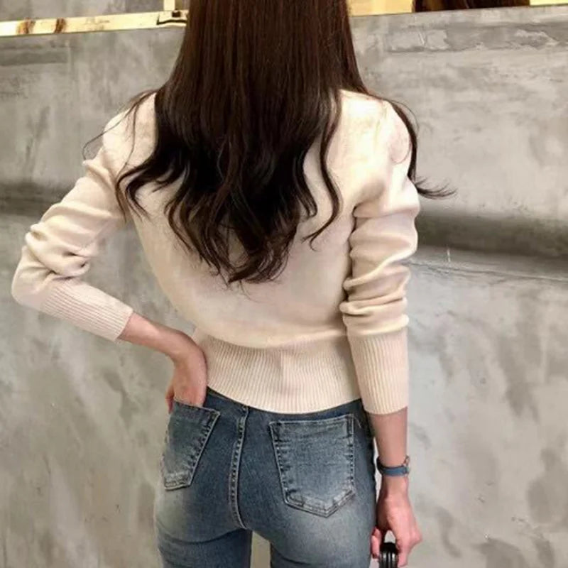Short Slim Single Breasted Knit Cardigan image 5