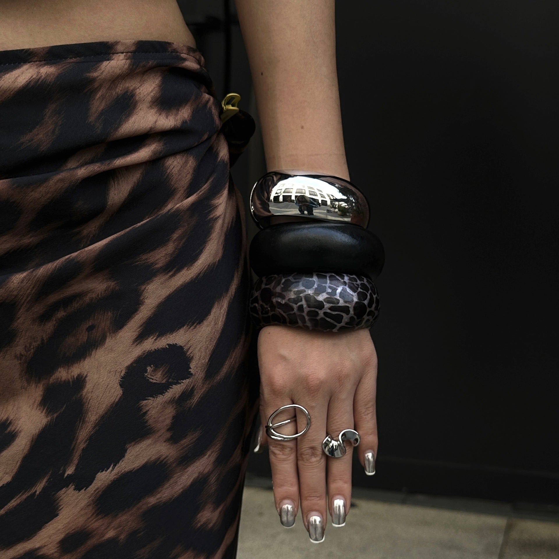 Resin Oval Wide Geometric Leopard Bracelet image 3