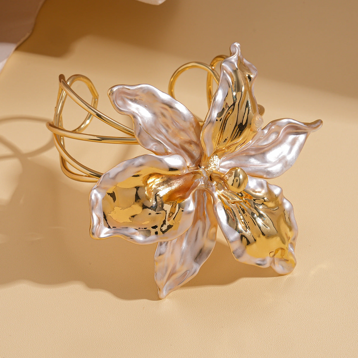 Floral Pattern Metal Line Open Bracelet image 5