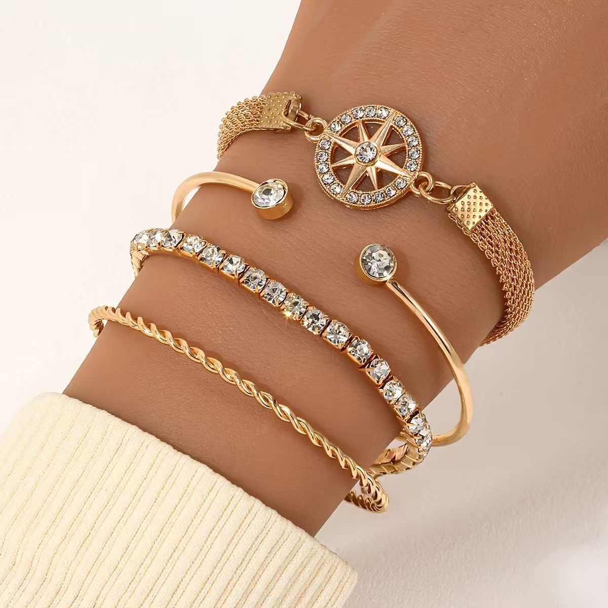 Rhinestone Heart Alloy Luxury Bracelet image 1