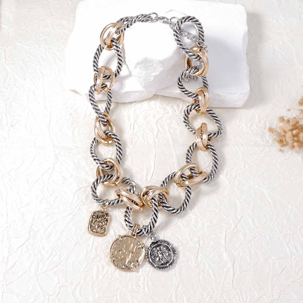 O Ring Interlock Alloy Badge NeckLace image 2
