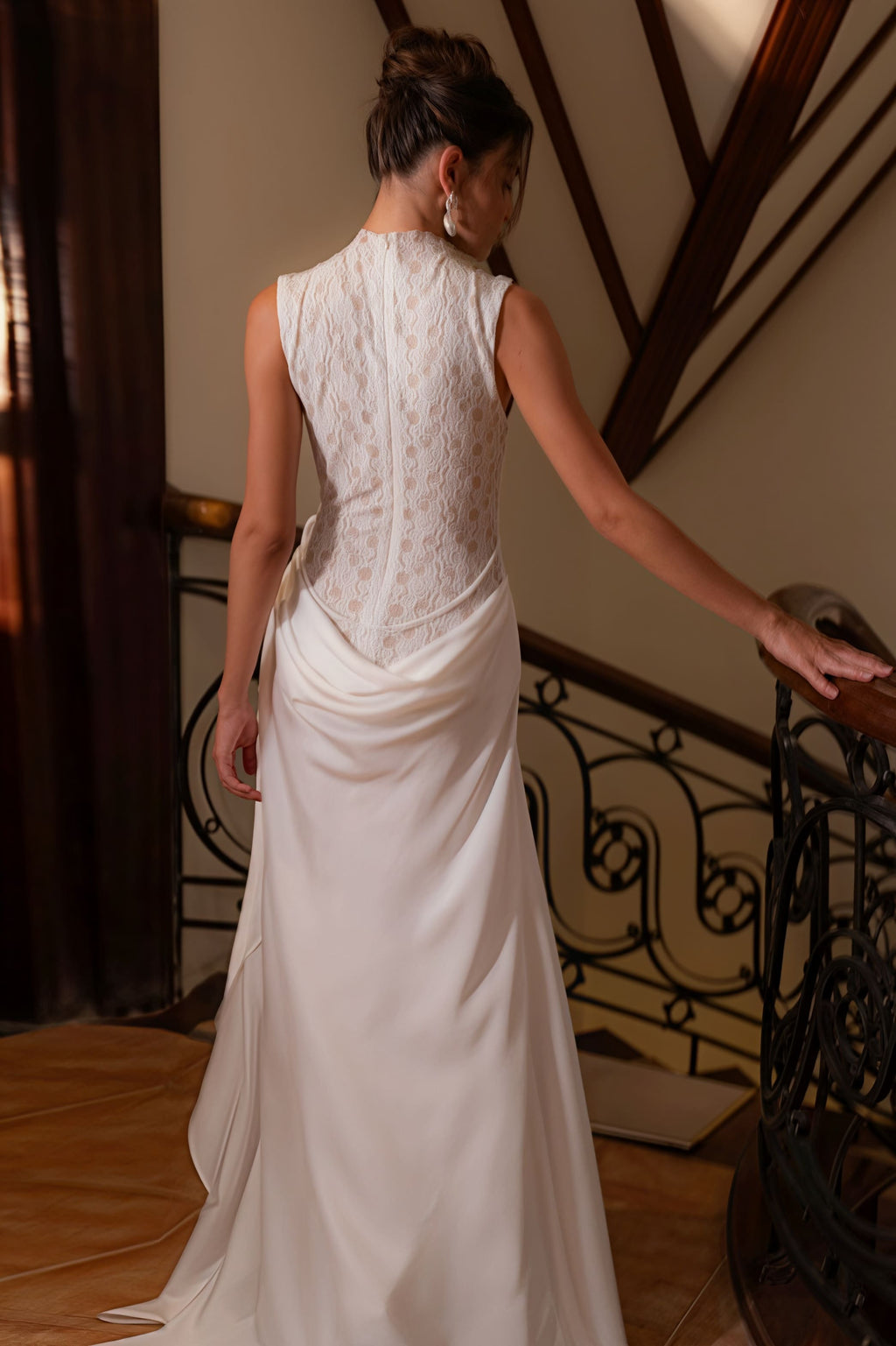Sleeveless High Neck Flower Lace Patchwork Reception Dress image 3