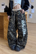Retro Camo Letter Graphic Curved Sweat Pants image 1