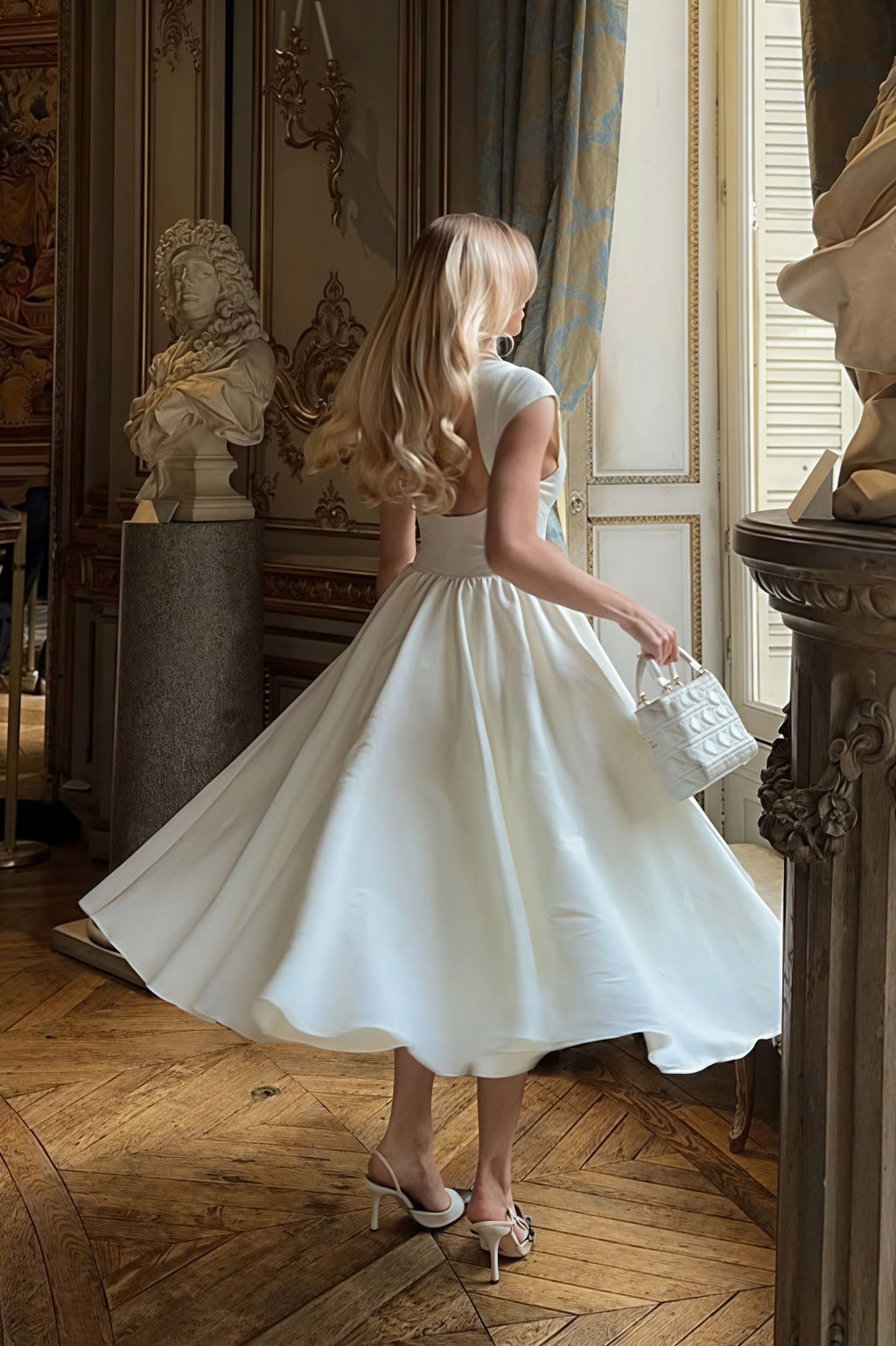 Minimalist Solid Backless Swing Midi Dress image 4