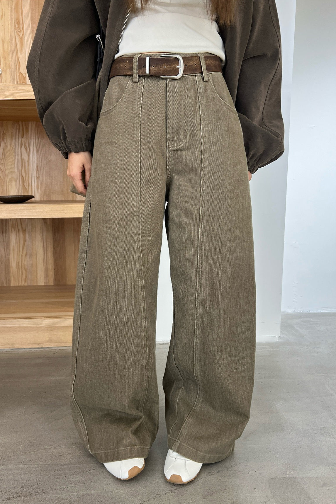 Vintage Wide-Leg Tapered Pants image 3